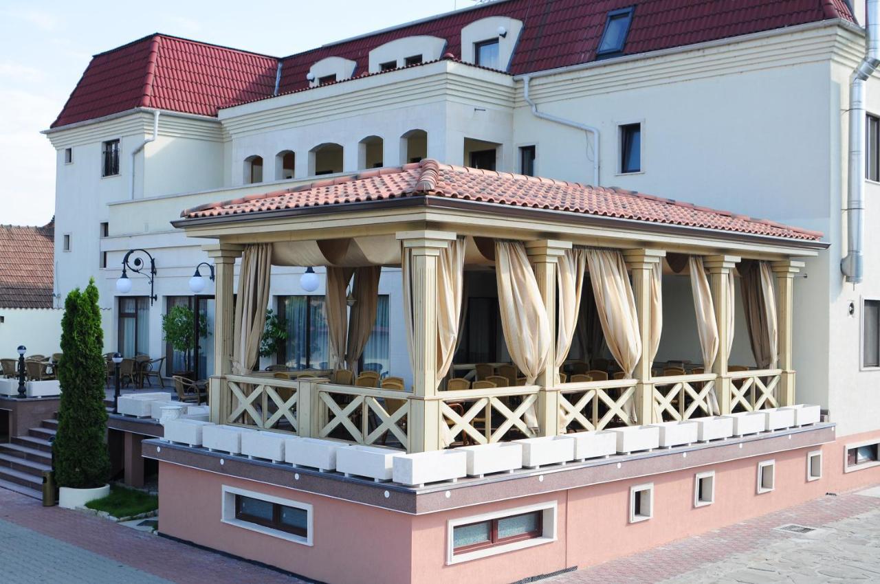 Hotel Clasic Sebeş Екстериор снимка